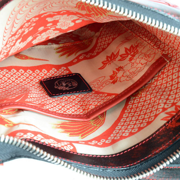 レザースクエアショルダーバッグ　赤　サイドライン赤　姫路レザー 7枚目の画像