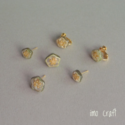 小粒で可愛いオクラピアス・イヤリング (1ペア)【本物の植物のアクセサリー】 3枚目の画像