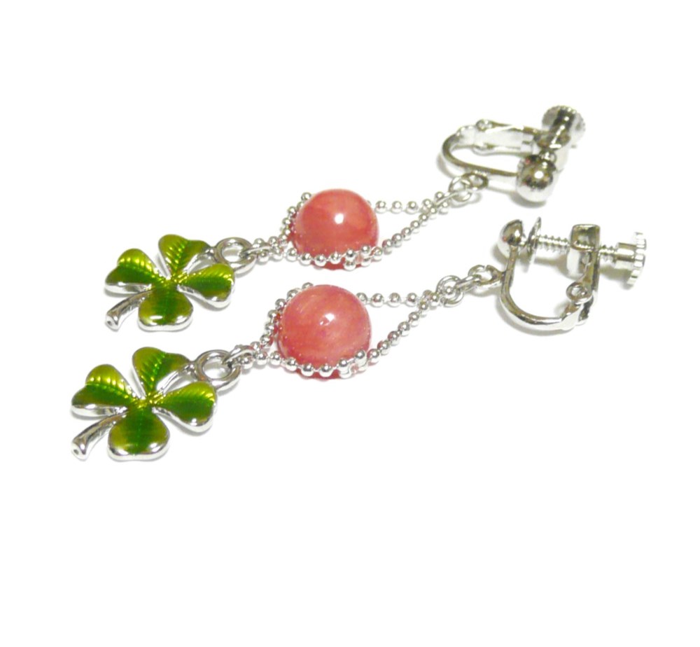 【四葉のクローバー】インカローズ（アルゼンチン8mm丸珠）のイヤリング