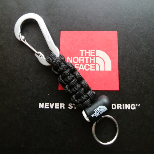 パラコードキーホルダー□モンベルカラビナ□ノースフェイスコード