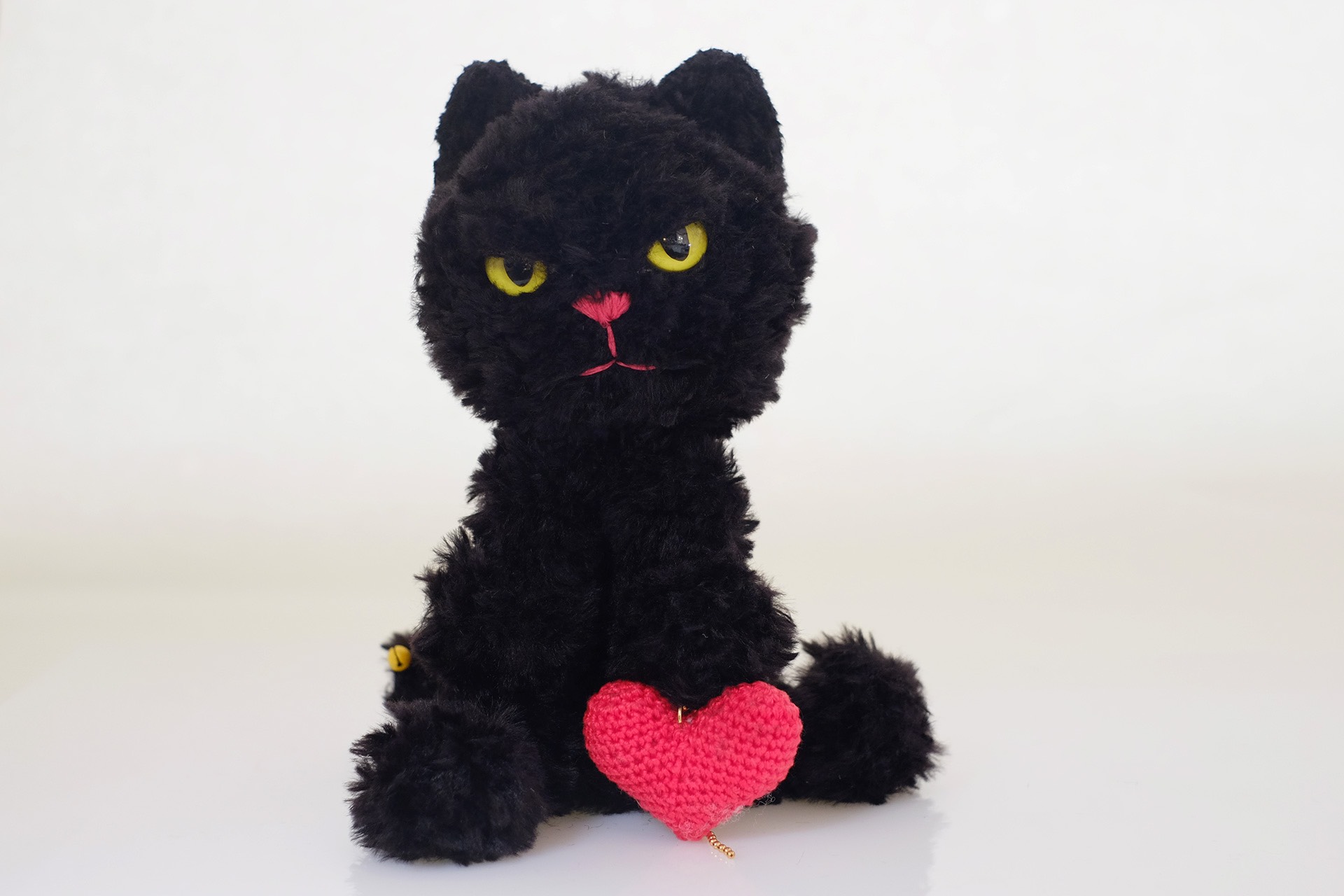 くろ　ねこ　 ドロップス クロ Drops Kuro イエローアイ 猫のぬいぐるみ 仔猫