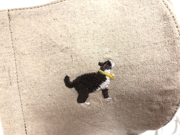 《立体 布マスク》可愛い猫ちゃん刺繍のハンドメイドマスク③ 3枚目の画像