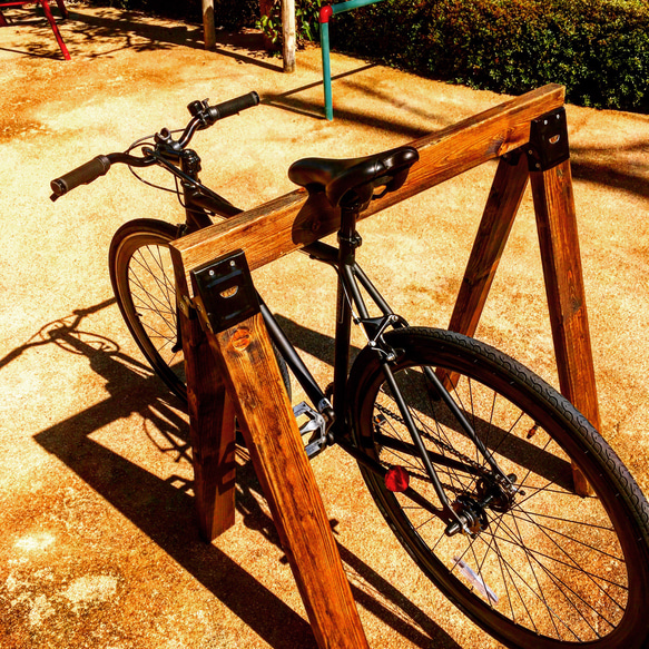 自転車ラック木製 (脚部1100mm、上部バー910mm) 4枚目の画像