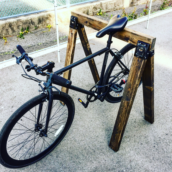 自転車ラック木製 (脚部1100mm、上部バー910mm) 5枚目の画像