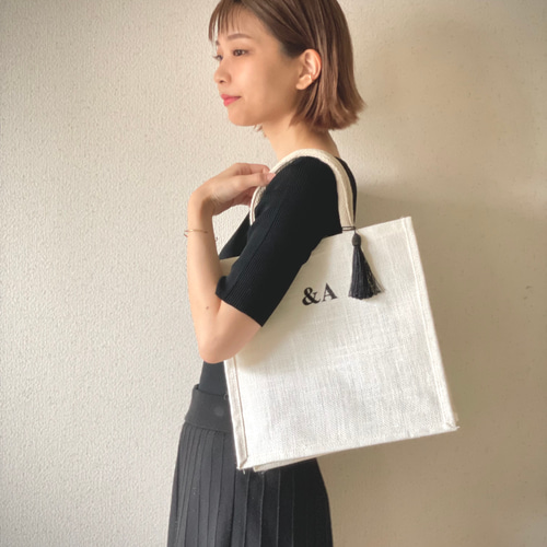 2000個突破】名入れホワイト刺繍ジュートバッグ モノトーン