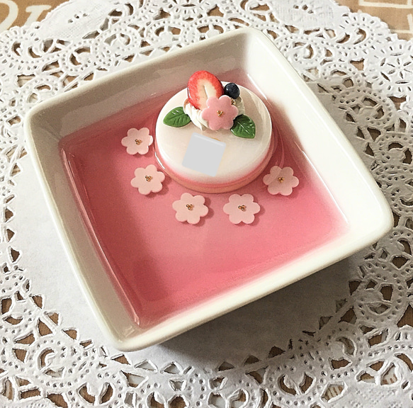 再販✖️8！イニシャル入り☆little flowerピンクケーキのアクセサリートレイ 3枚目の画像