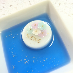 再販✖︎4！名前入り☆ブルーflowerブーケケーキのアクセサリートレイ 2枚目の画像
