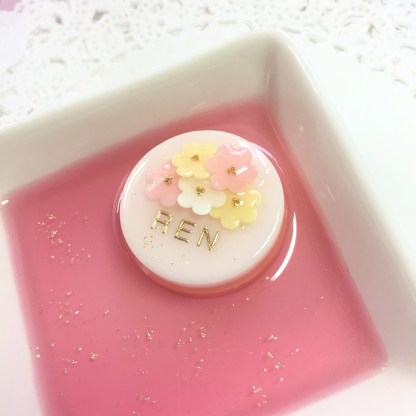 再販✖️4♪名前入り☆ピンクflowerブーケケーキのアクセサリートレイ 2枚目の画像