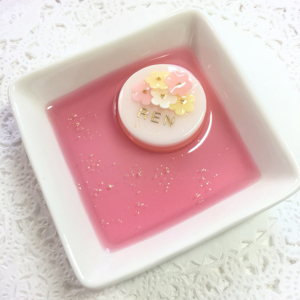 再販✖️4♪名前入り☆ピンクflowerブーケケーキのアクセサリートレイ 3枚目の画像