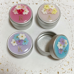 再販✖︎32☆選べる4カラー☆イニシャル入り！petit flowerブーケアルミ缶ケース 4枚目の画像