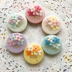 名前入り！選べる6カラー☆flowerブーケケーキのブローチ2 1枚目の画像