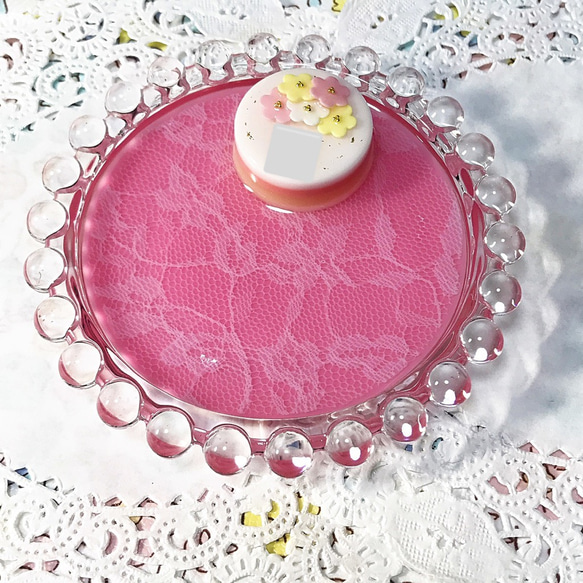 選べる2カラー！名前入り☆flowerブーケケーキのレースcircleアクセサリートレイ 3枚目の画像