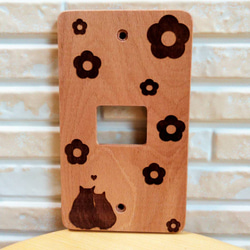 〔可愛いを作ろうシリーズ：猫〕　コンセントカバー　スイッチカバー　木製　久善オリジナルデザイン　 5枚目の画像