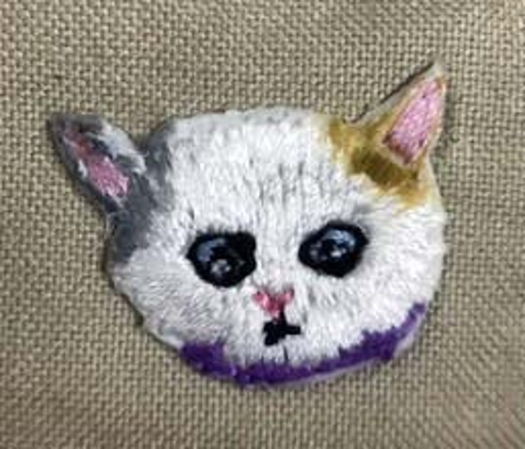 「猫の顔がたくさん！」刺繍がま口ポーチ フレンチピンク 3枚目の画像