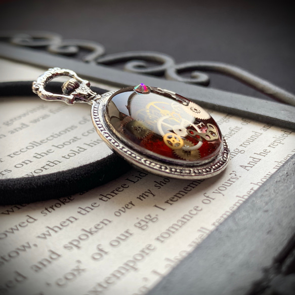 『刻遊泳/赤』スチームパンク ヘアゴム 3枚目の画像