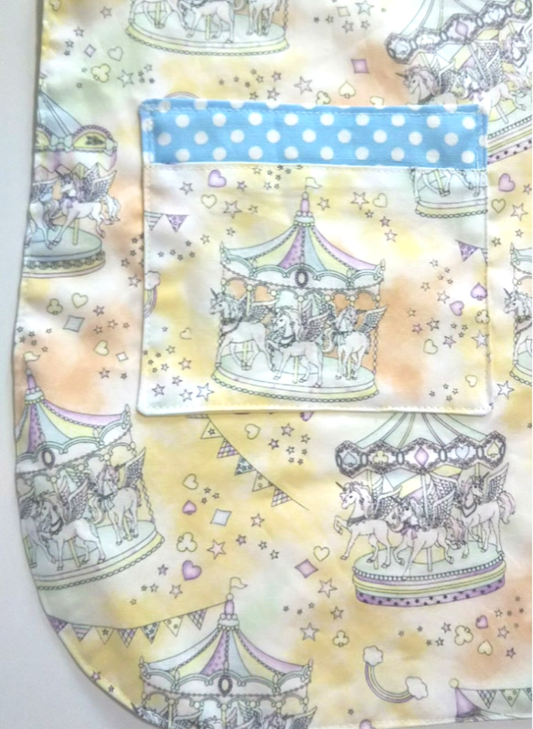 子供用エプロン&三角巾/サイズ: 110～120cm「パステルカラーのメリーゴーランド(黄色 )」 epus110‐2 5枚目の画像