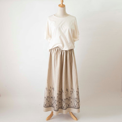 刺繍のスカート　リネン 3枚目の画像