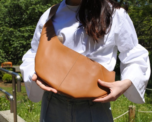 安価 ワタナベ 牛革 ボディバッグ 前掛け ショルダー 2way 本革 オールレザー バッグ