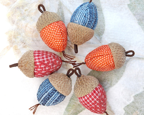 NO.2860☆じゃれ猫 秋 どんぐり ハンドメイド チャーム 楽天市場】【2個入り】エポチャーム 鈴 りぼん 猫 全4種 BLAZE