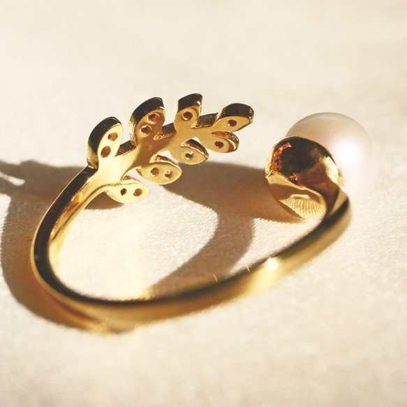 【新色】Akoya珍珠氧化鋯葉子戒指【金色】開口戒指【有保證】 第9張的照片