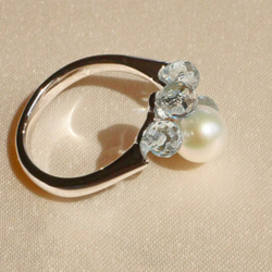 Akoya 珍珠與天藍色托帕石開口戒指均碼 [含保固] 第9張的照片