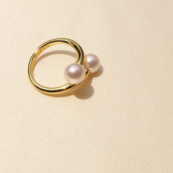 [免運費] 2 顆 Akoya 珍珠開口戒指《金色》任意尺寸 珍珠顏色可選 含保修 第1張的照片