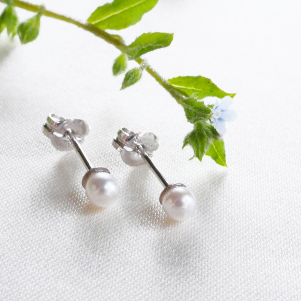 【Creema限定】あこや真珠 華やか パール の 小粒ピアス / イヤリング 母の日 新生活【送料無料】