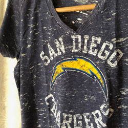 NFL アメフト　サンディエゴチャージャーズ　VネックTシャツ　XL 2枚目の画像