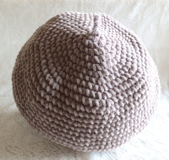モールヤーン鉤針編みのベレー帽  ベージュ 1枚目の画像