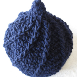 ベビー・キッズ用　可愛いホイップ帽子　鉤針編み　ウール100％　ネイビー 1枚目の画像