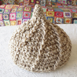 ベビー・キッズ用　可愛いホイップ帽子　鉤針編み　ウール100％　ベージュ 1枚目の画像