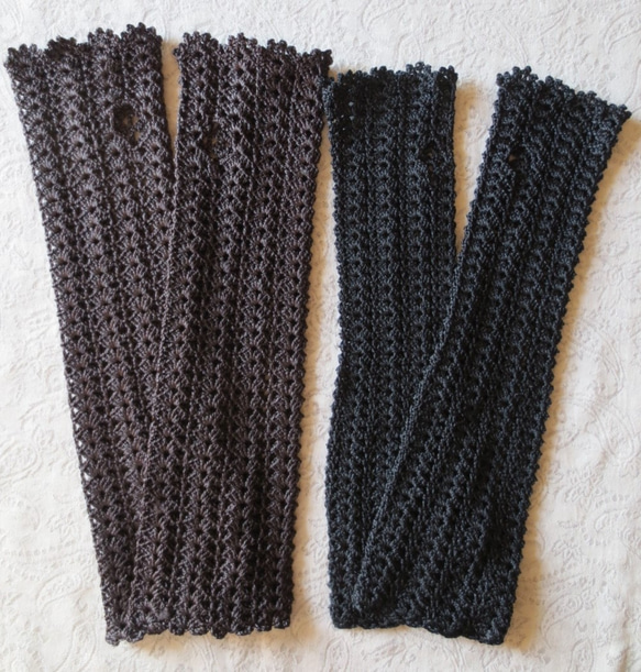 アームカバー　シルク手編みのレース編み　肘上ロング丈　ブラック 2枚目の画像
