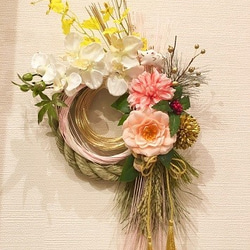 No.wreath-14912/お正月しめ縄リース（しめ飾り）55x33cm/干支＆椿＆胡蝶蘭（アーティフィシャル造花） 2枚目の画像