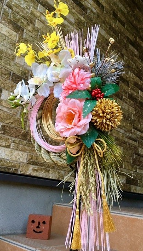 No.wreath-14912/お正月しめ縄リース（しめ飾り）55x33cm/干支＆椿＆胡蝶蘭（アーティフィシャル造花） 3枚目の画像
