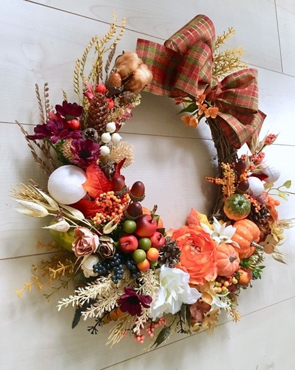 No.wreath-15111/秋のリース（パンプキン＆ラナンキュラ）  42x45cm/アーティフィシャルフラワー造花 2枚目の画像