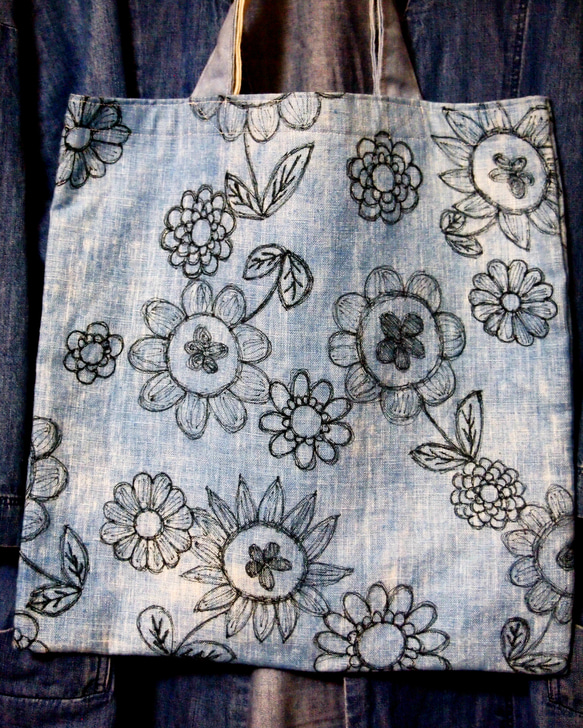 藍染 花柄 リネントートバッグ 3枚目の画像