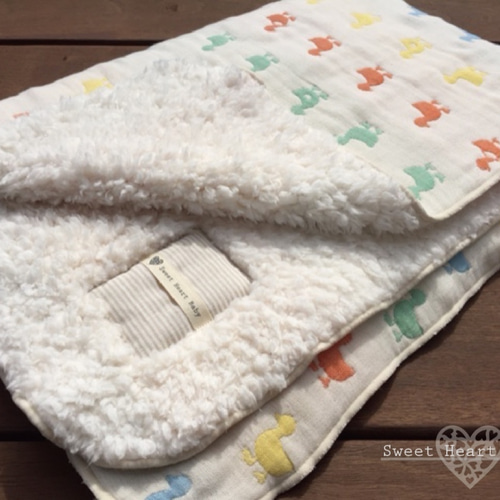 あったかボア＋6重ガーゼのブランケット（アヒル柄・マルチカラー  