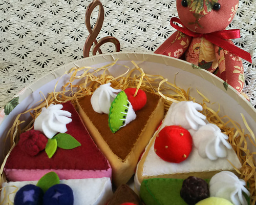 すだち　フェルトおままごと　ままごと　バースデーケーキ　　しろたま フェルトおままごと ままごと パンケーキセット ホットケーキ