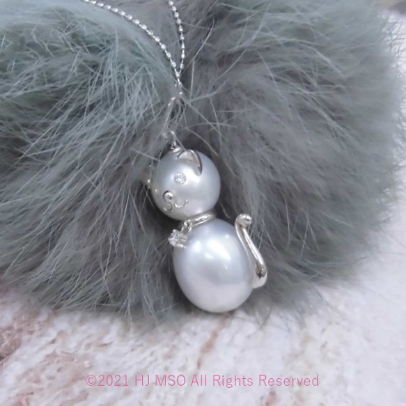 H♡WD K18WG South sea pearl kitten pendant 4枚目の画像