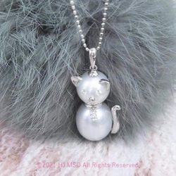 H♡WD K18WG South sea pearl kitten pendant 5枚目の画像