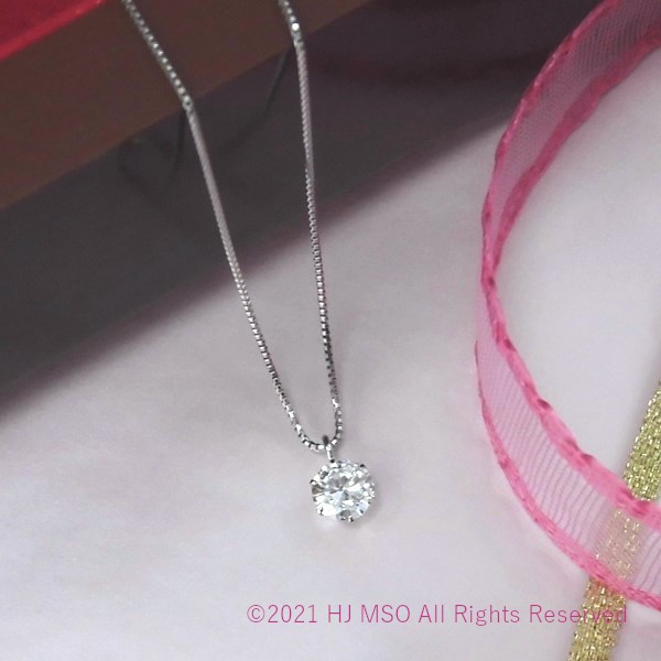 PT900 Diamond pendant