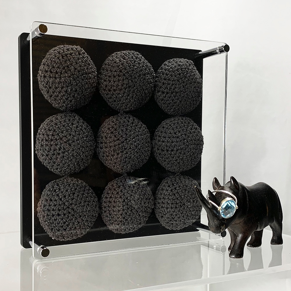 フォトフレーム　中　平らな黒丸　15.5W002