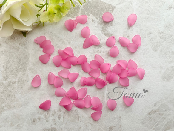 【50個】ピンク  花びら  シーグラス  すりガラス  アクリルパーツ  しずく  16mm♡ #32520 4枚目の画像