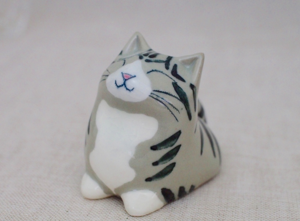 ちひねこページ 陶ネコシリーズ「ちびネコ」 シッポたて キジ猫ブチ その他置物