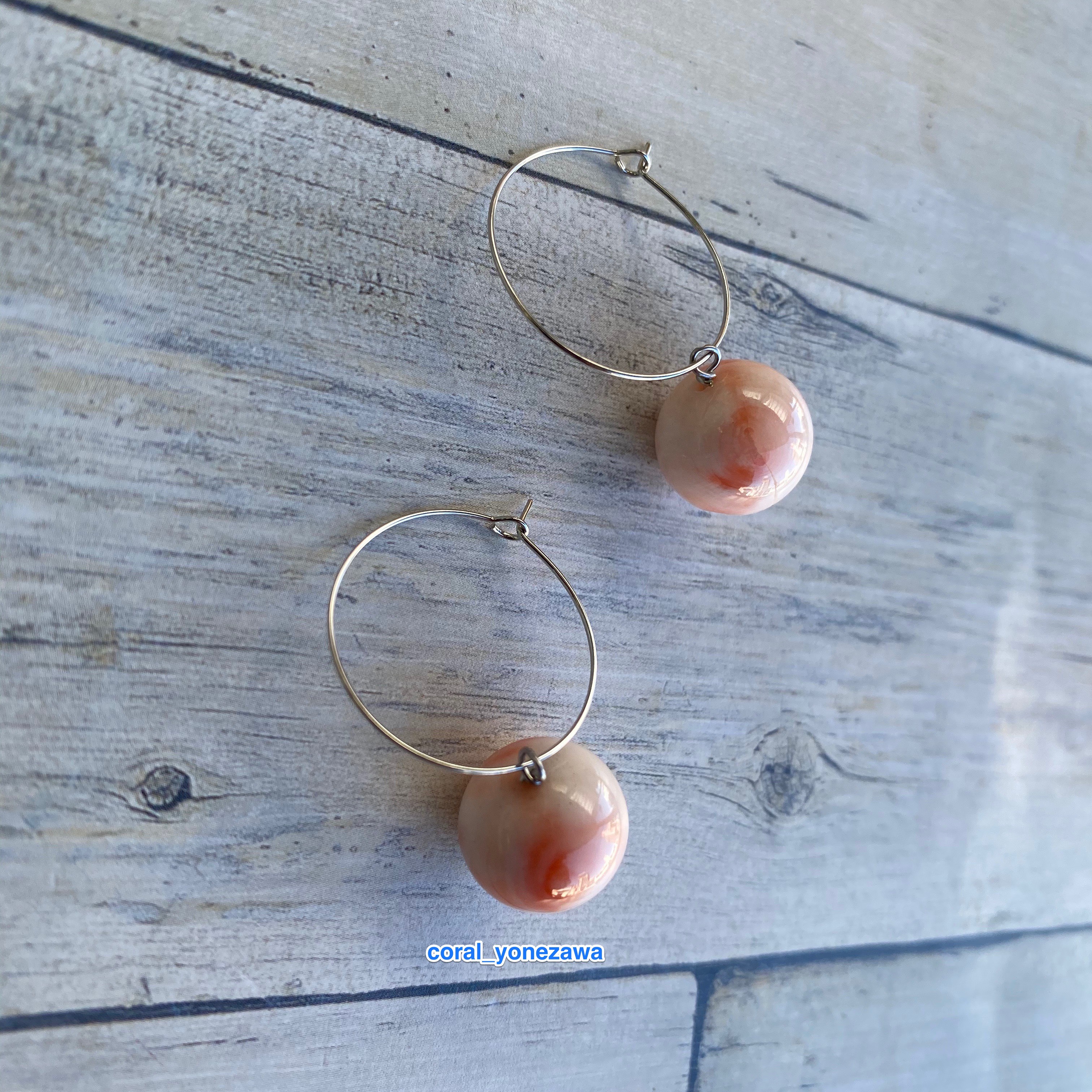 コロコロ珊瑚のフープピアス