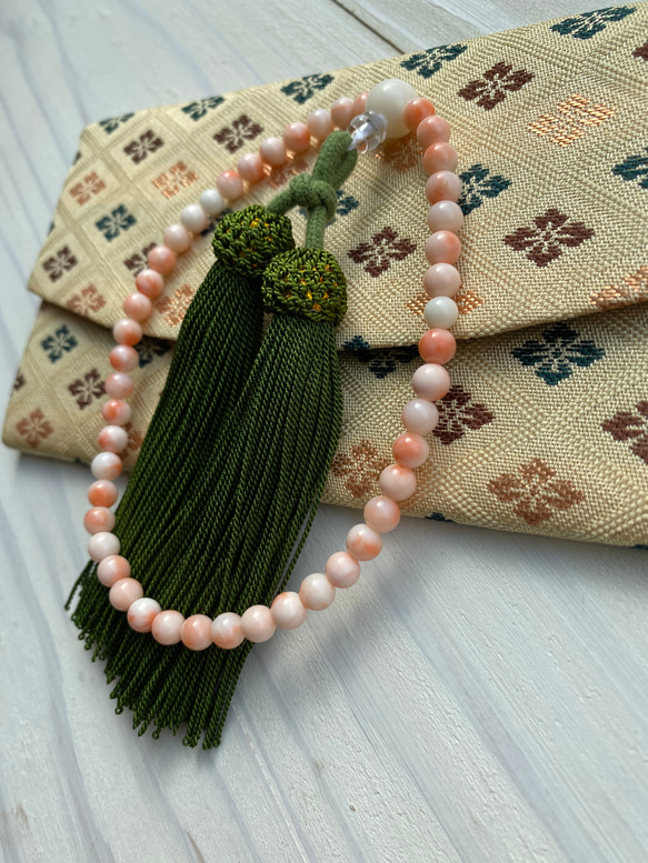 珊瑚の数珠〜抹茶カラーのふさいろ〜 2枚目の画像