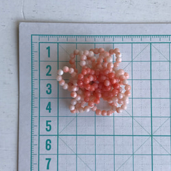 ピンク珊瑚で花編みブローチ・アウトレット 10枚目の画像