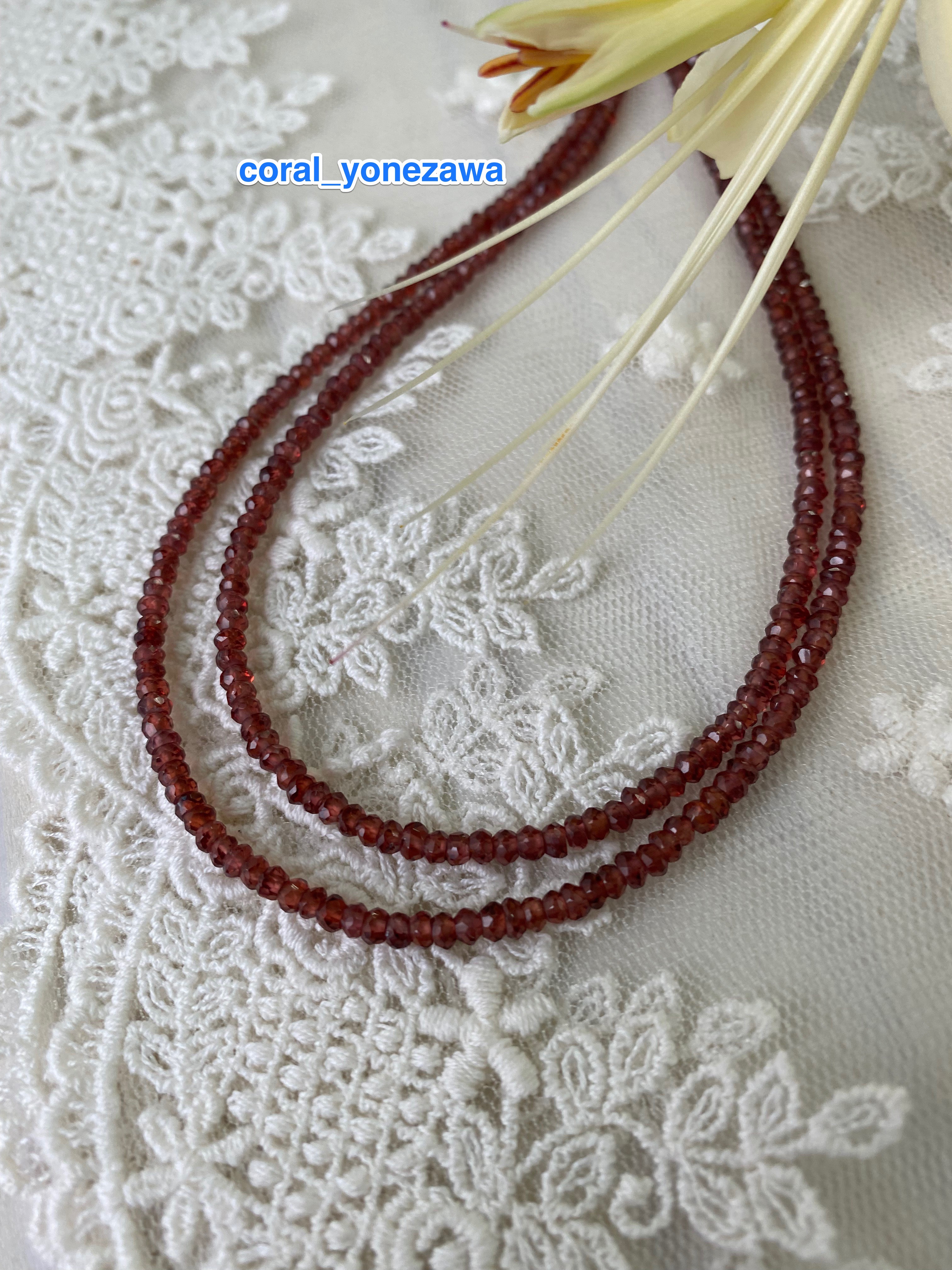 秋色到着・ガーネットロングネックレス・透明感あるブロンズカラー