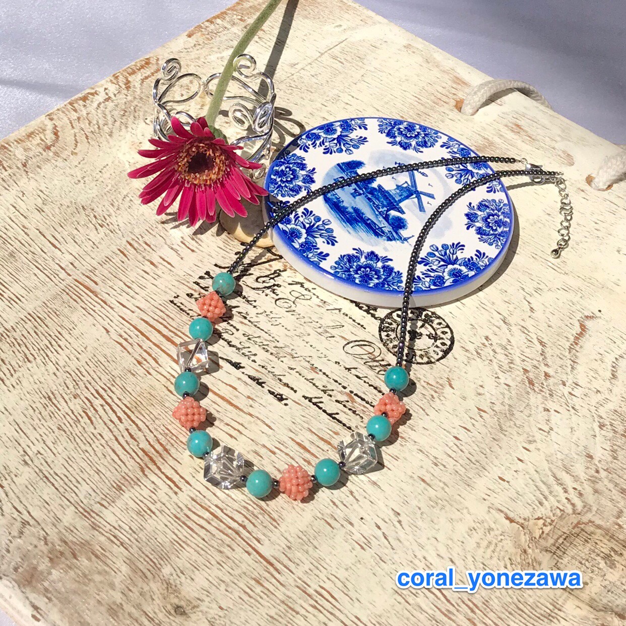 ピンク珊瑚ダイス編み・水晶のダイス・ターコイズで涼感ネックレス