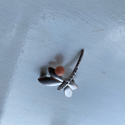 小型サイズ・つや消し・トンボ（勝ち虫）ブローチ・シルバーカラー 8枚目の画像